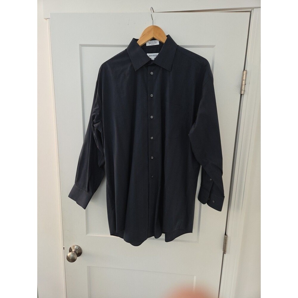#104 Concepts by Claiborne men's button up dress shirt 17 32/33 Blue pinstripes